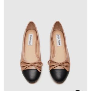 Steve Madden Leather beige flats ( Chanel style)